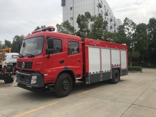 東風泡沫消防車